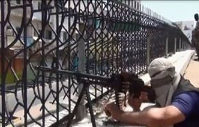 شاهد.. قناصة مرتزقة العدوان السعودي عتاد الموت للابرياء بتعز!