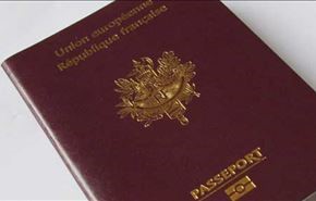 فرنسا تُقر إسقاط جنسية 5 مدانين بـ
