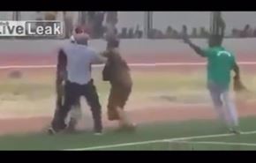 فيديو.. تعويذات سحرية تتسبب بشجار عنيف قبل المباراة