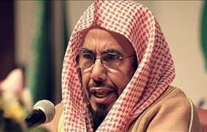 داعية سعودي يحذر المتزوجين: لا تعبثوا بالهواتف!
