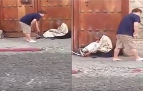 شاهد... بماذا تصدق هذا السائح على مشرد؟!