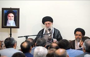 قائد الثورة الإسلامية: يجب وضع حد فاصل مع أميركا