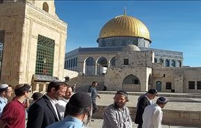 مئات المستوطنين يقتحمون باحات المسجد الاقصى من باب المغاربة