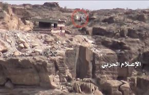 الإعلام الحربي اليمني يوزع مشاهد اقتحام موقع الهنجر بعسير