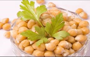 لماذا ينصح الأطباء النساء بتناول الحمص؟
