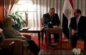 حرس السيسي يشتبك مع الطاقم الصحفي لكلينتون