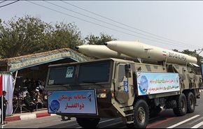 إيران تكشف عن صاروخ 