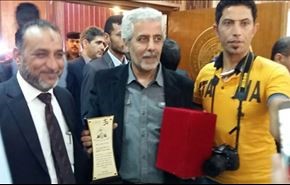 المخرج درويش يقدم جائزة مهرجان الغدير لقامتين رفيعتين من هما؟