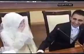 فيديو... هذا العريس اثار ضجة في ليلة زفافه!