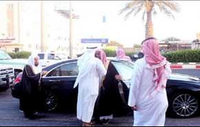 موكب عائض القرني الأمني يثير جدلا بالسعودية