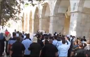 اقتحام مستوطنين للمسجد الاقصى تتزامن مع اعتقالات لفلسطينيين