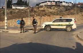 قوات الاحتلال تغلق حاجز قلنديا وتعتقل فلسطينية