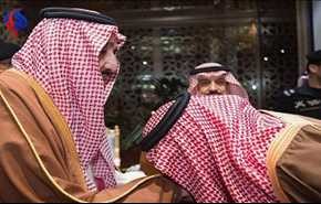 شاهد..الأمير محمد بن سلمان يقبل قدم الملك السعودي