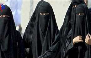 اعتقال 30 إمرأة 