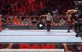 بالفيديو: لحظة انهيار حلبة مصارعة بعد سقوط المصارعين في المباراة
