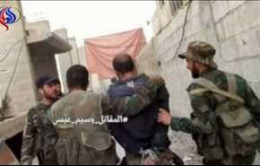 بالصور: الجيش السوري يأسر عدداً من المسلحين في القابون
