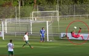 شاهد.. هذا أجمل هدف يسجله لاعب في فريقه