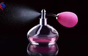 ۱۵ نکته برای ماندگاری بیشتر عطر روی لباس