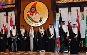 أمير الكويت الى السعودية.. وإجراءات من عدة دول ضد الدوحة!
