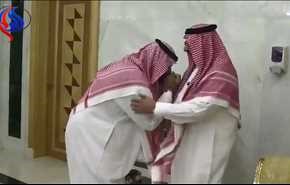بالفيديو .. لحظة مبايعة بن نايف لابن سلمان