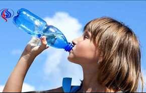 لهذا السبب .. احذروا استخدام قوارير الماء البلاستيكية لأكثر من مرة!