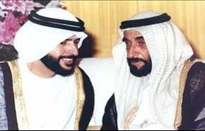 مفاجأة.. قطر منحت جنسية وبعثة لوالد سفير الإمارات بواشنطن +صور