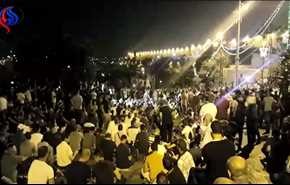 شاهد.. آلاف المقدسيين يؤدون الصلاة بمحيط المسجد الاقصى