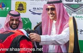شاهد.. العلم السوري يرتفع في السعودية!