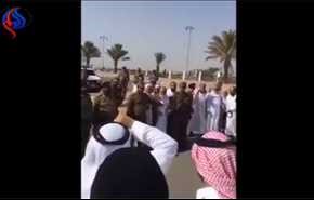 فيديو.. هكذا فاجأ رجل قاتل ابنه في ساحة القصاص