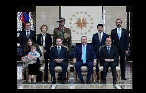 فيديو.. طفل السفير الأسترالي بتركيا يحرجه أمام أردوغان !