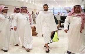 شاهد.. اللاعب كريم بنزيما بملابس الإحرام استعدادًا لأداء الحج