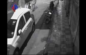 بالفيديو...حيلة جديدة لسرقة ما بداخل السيارة!