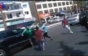 شاهد.. جمهور يعتدي على مشجعين ومركبات قبل مباراة الوحدات والفيصلي بالاردن