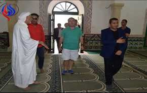 شاهد.. السفير البريطاني  يثير الجدل بالجزائر ... والسبب !