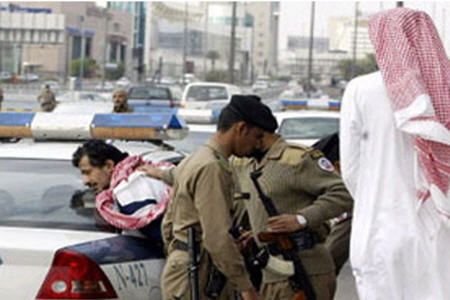 بیش از160مخالف آل سعود در زندان