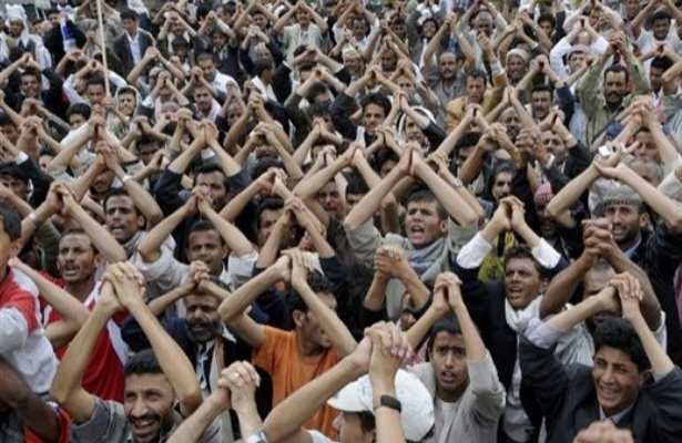 ادامه تظاهرات یمنیها برای سرنگونی رژیم 