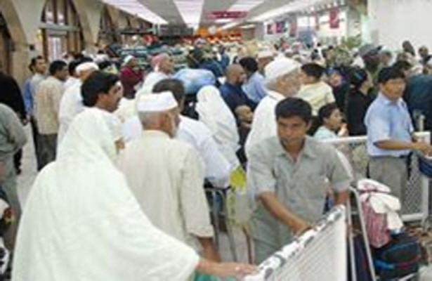 حمله وحشيانه پليس سعودي به زائران مصري