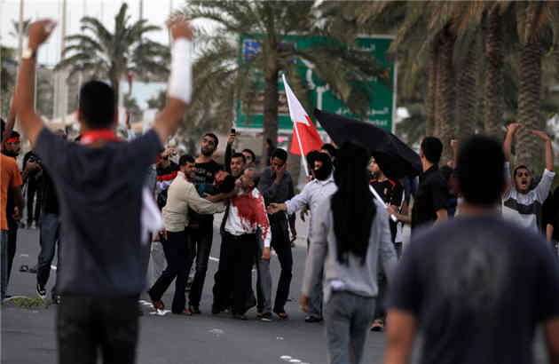 غرب و آل سعود، شریک جنایات آل خلیفه  