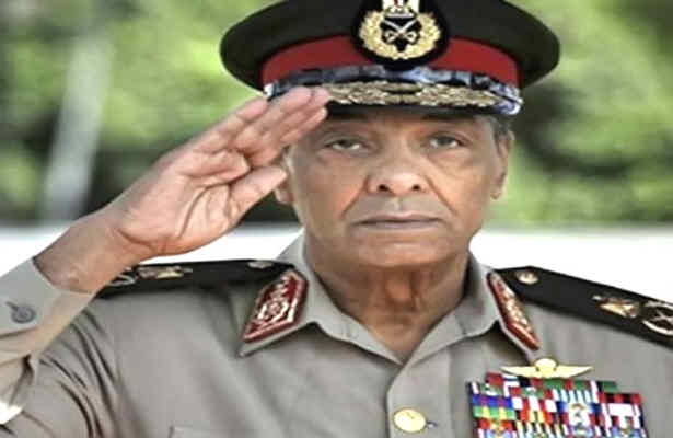 تاکيد جوانان انقلابي مصر برکناره گيري نظاميان