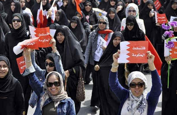 مشت آهنین بحرینیها را متوقف نکرد