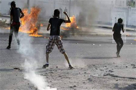  روستاي العكر بحرين همچنان در حالت جنگ و محاصره 