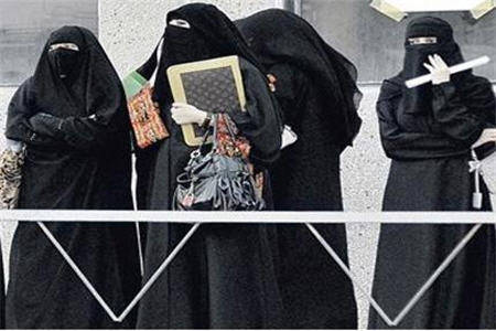حمله دوباره به دانشجویان دختر عربستانی