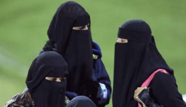 تطلب الطلاق لرفض زوجها ارتداء الجينز