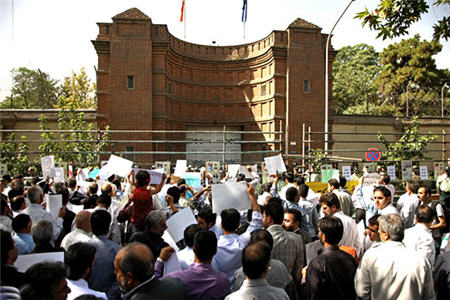 سفارتخانه های فرانسه در بیست کشور تعطیل می شود
