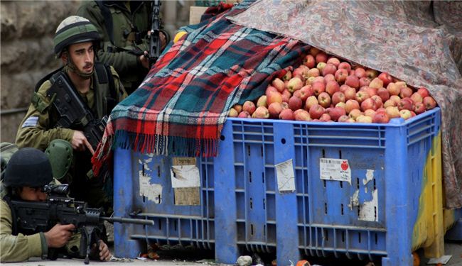 ضرب و شتم و برهنه کردن دو خبرنگار درالخلیل