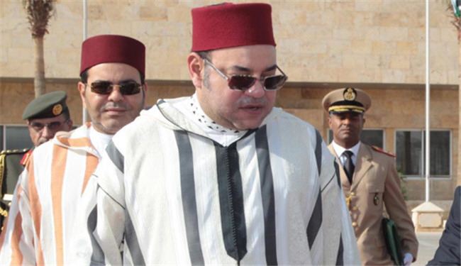 بازداشت به خاطر پوشیدن لباس پادشاه!