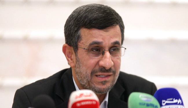 احمدي نجاد: التهديدات غير مجدية مع الشعب الايراني