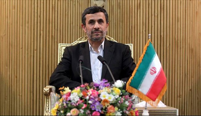 الرئيس أحمدي نجاد يهنئ نظيره اللبناني بعيد الميلاد