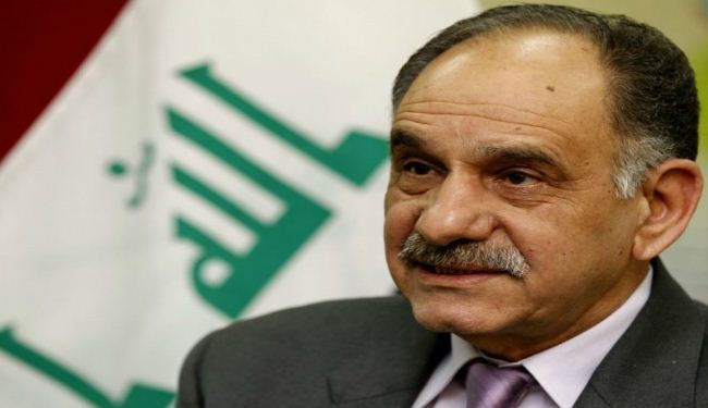 متظاهرو الانبار يرشقون صالح المطلك بالحجارة