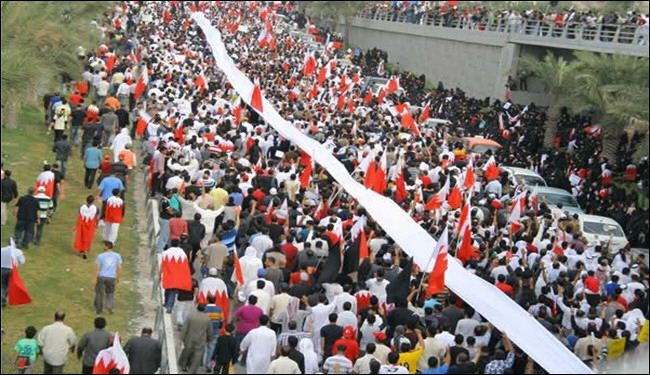 البحرين:النواب والشارع يدعمون الانتفاضة السلمية